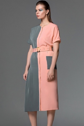 Двухцветное платье с ассиметричными элементами